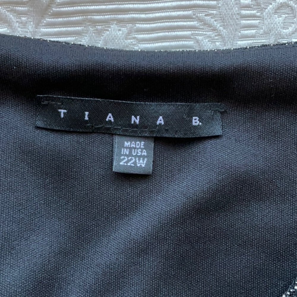 Tiana B - Black Metallic Glitter V-neck Sleeveless Dress, 22W - Picture 6 of 10